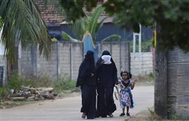1,000 Muslim refugees flee homes after Sri Lanka retaliation attacks