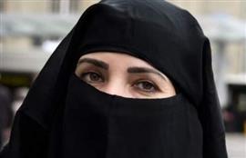 Algeria PM orders niqab ban