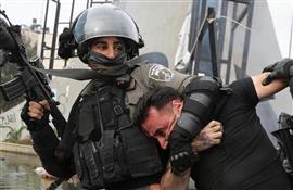 Israel arrests 21 Palestinians in West Bank raids