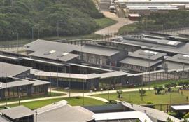 Australia ´to re-open´ controversial detention centre
