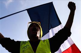 Paris court fines Yellow Vest protest leader